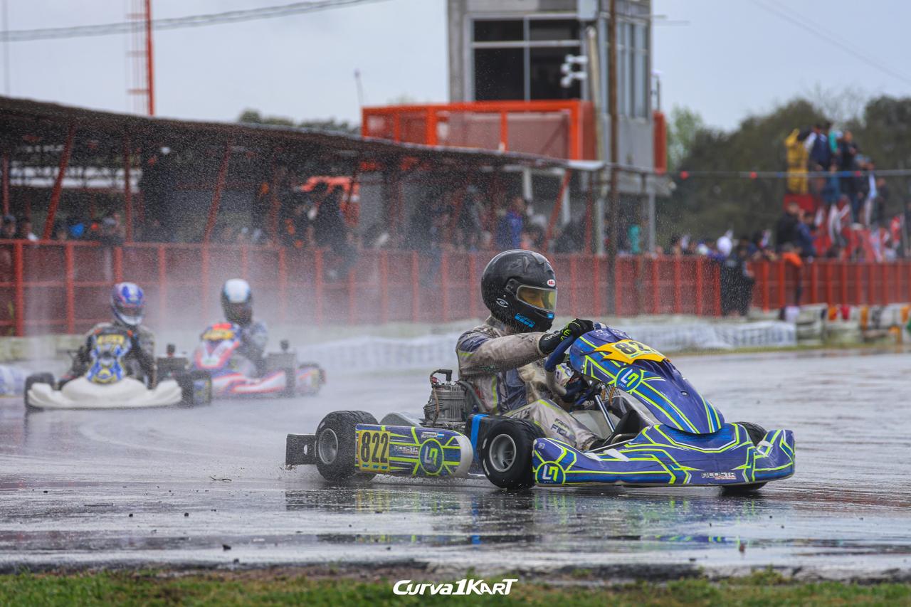 Francisco Figueroa al volante del kart 822 de Acosta Racing Team